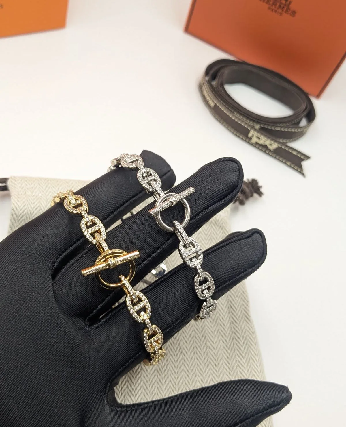 Classy Hemes Diamanté Chain Bracelet