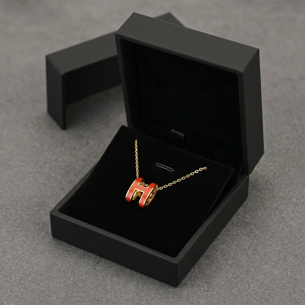 Classy Hemes Necklace (other colours)
