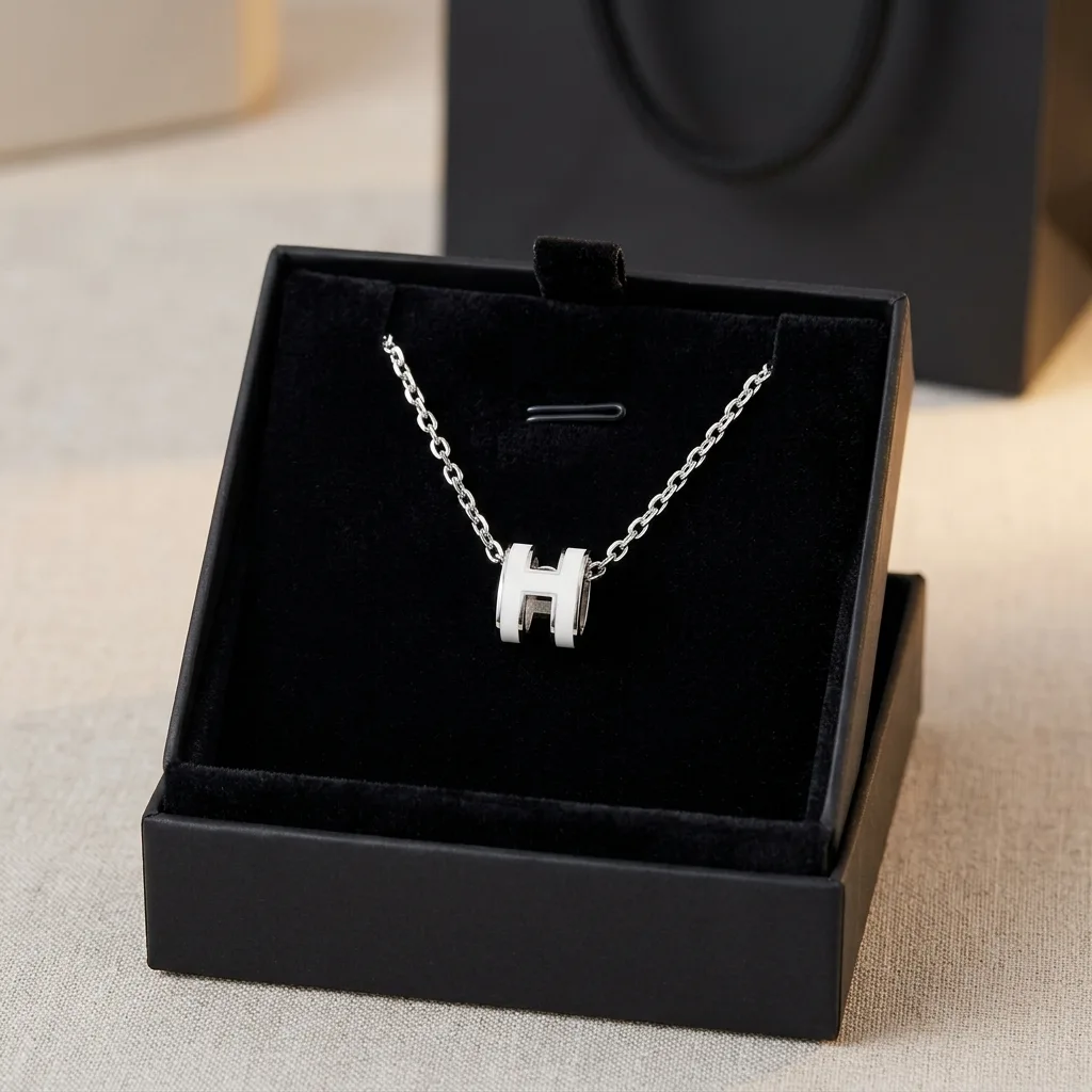 Classy Hemes Necklace (other colours)