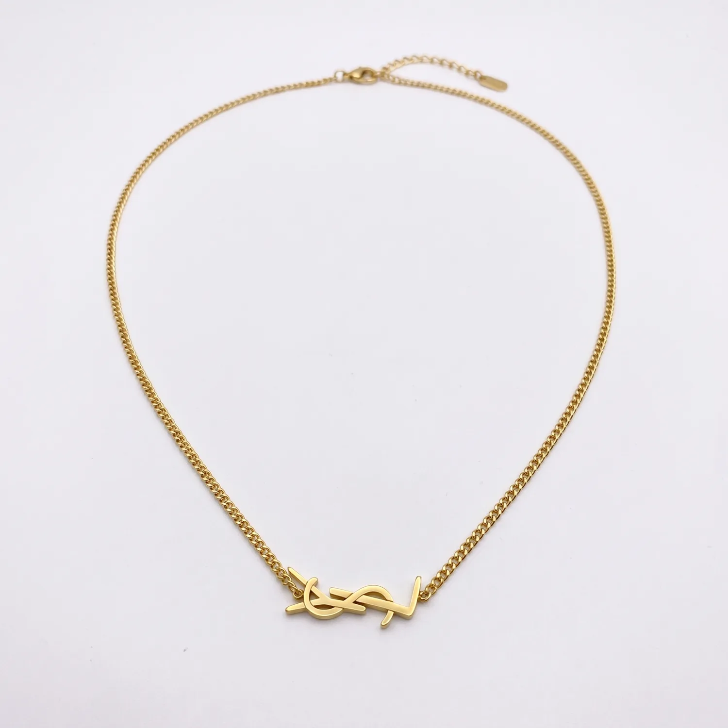 Yves Simple Necklace